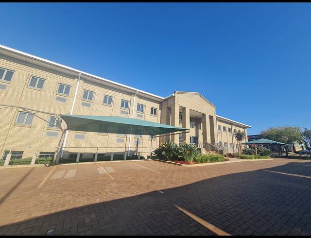 4,740M² OFFICE TO LET IN MEADOWDALE